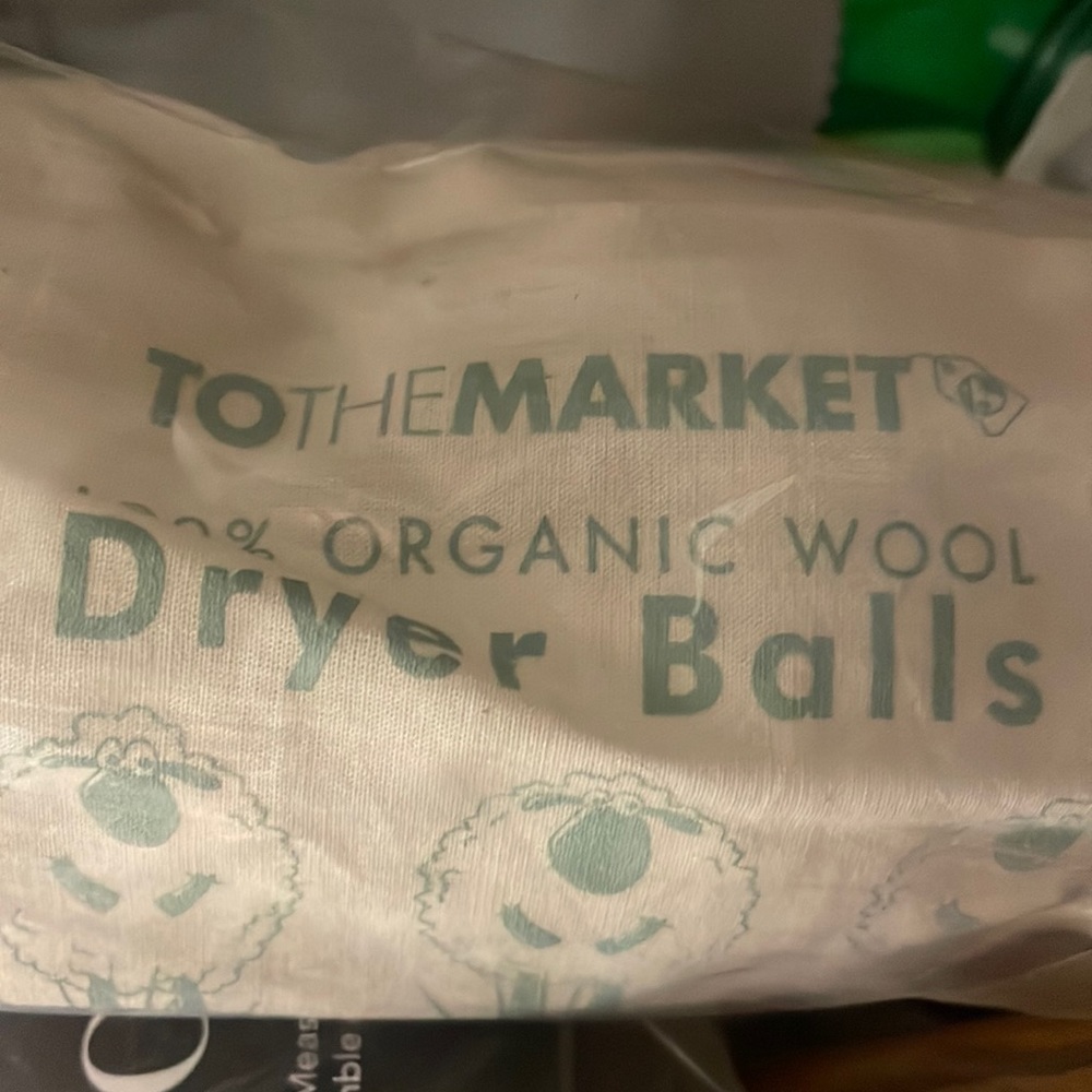 Organic wool dryer balls